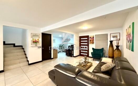 Casa en Venta en Condominio Avenir Santo Domingo Heredia